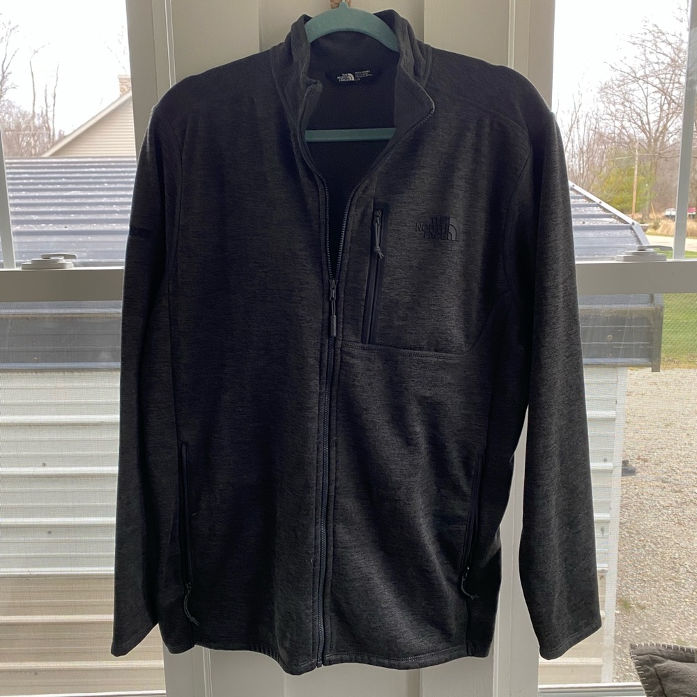 The Notth Face men’s grey jacket